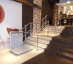 Rollstuhl PlattformliftTreppenlift
